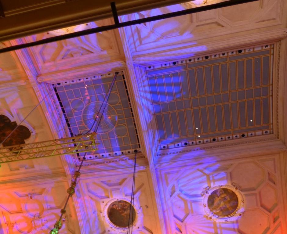 Kuppel mit Lichtdesign